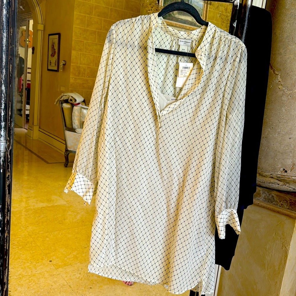 Club Monaco size size medium brand new with tags, silk shirt, dress